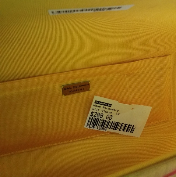 Gail DeLoach  ASIAPHILE Silk Clutch - Picture 10 of 16